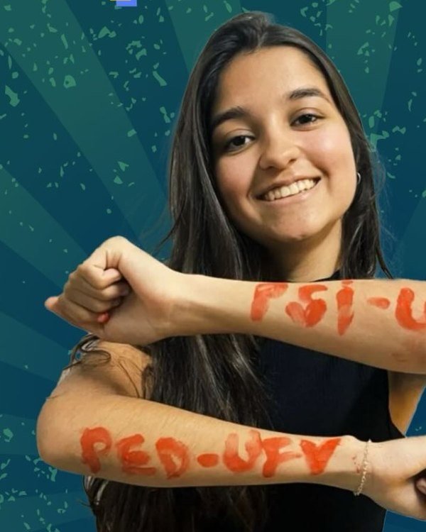 Isabela, aprovação em Pedagogia (UFV), Psicologia (Univiçosa)