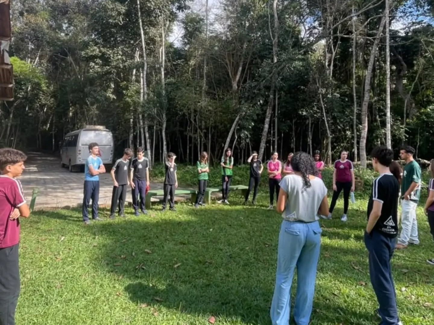 Roda de conversa dos alunos do 8º ano durante a visita guiada